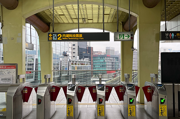 UniFi安裝案例-知名食品集團升級 UniFi U6-LR