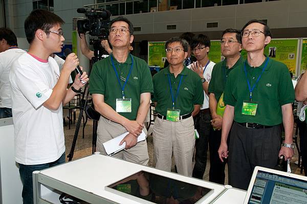 作品展示與操作-14.以摻硼非晶金剛石薄膜-2