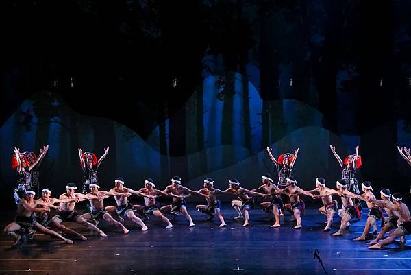 花蓮高工原住民舞蹈隊