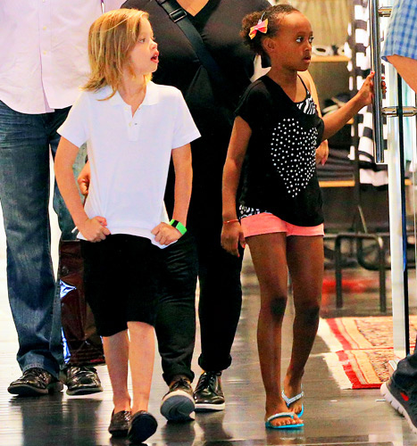 1371509112_spl563057_005_zahara-jolie-pitt-shiloh-jolie-pitt-467