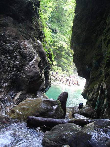 進入峽谷的景象.