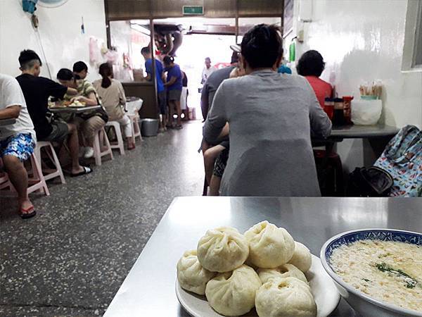 六張犁捷運站 小籠包 早餐推薦3.jpg