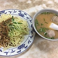 盧記牛肉麵館近北科大台北忠孝新生小吃美食推薦_201003_0.jpg