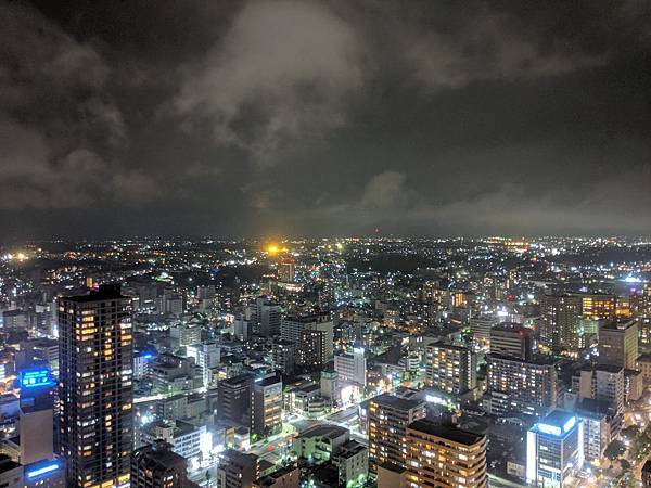 022 Google Pixel2 拍出的32樓夜景.jpg