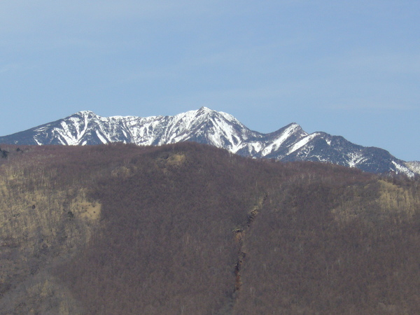 男體山在遠處