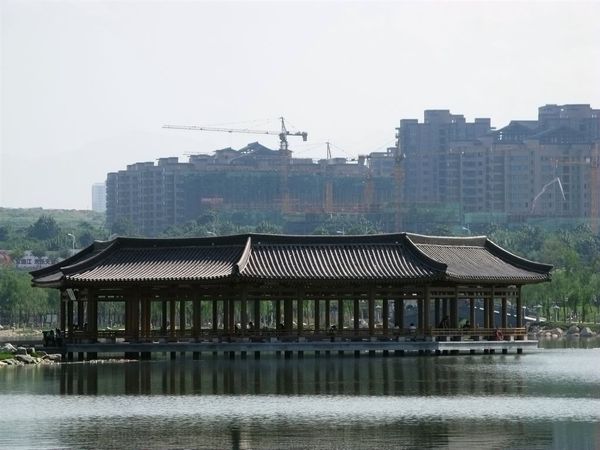 15.建築與破壞並存.jpg