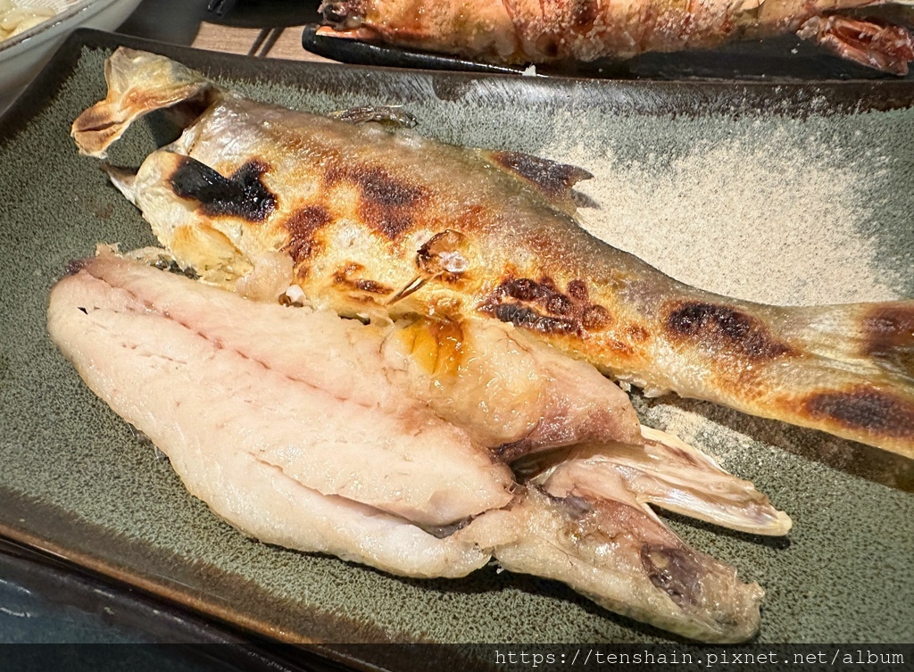 【板橋美食】暮樂町居酒屋 │ 暮色降臨時，可以讓你的心情和胃