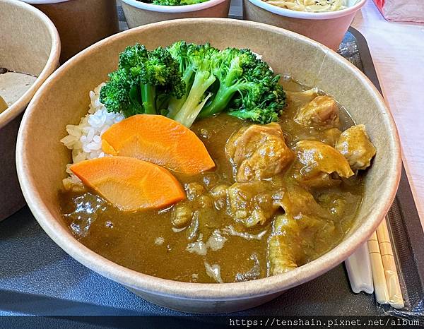 小鹿亭 咖哩、丼飯、烏龍麵