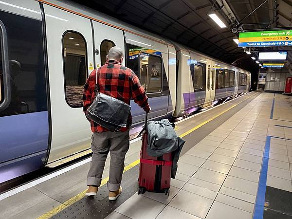 【遊記】英國倫敦DAY 1・購物行程-Primark｜O2 