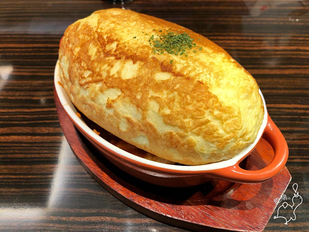 星乃珈琲店（信義新天地 A8）_多蜜漢堡排舒芙蕾歐姆蛋焗飯_01.jpg