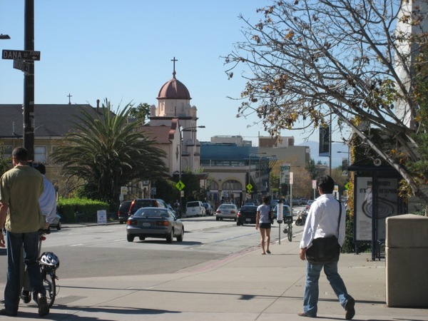Berkeley大學南門外街