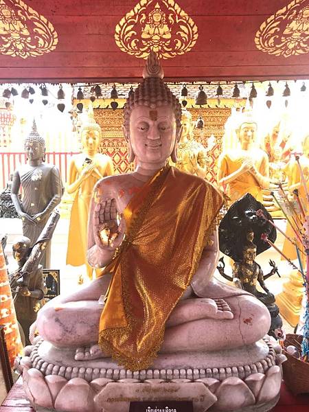 【泰國清邁】泰國人一生一定要參訪的佛教聖地 - 雙龍寺(素帖