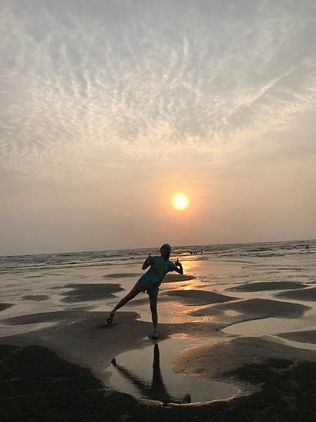 【新竹市】夕陽下的南寮海灘及魚鱗天梯