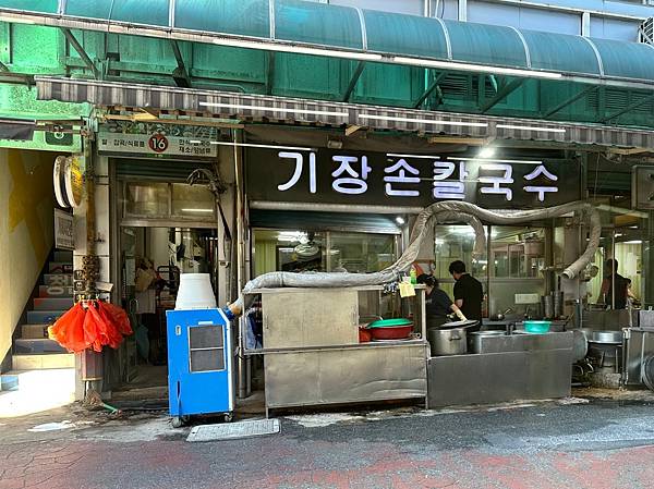 20250830-001 早餐 海苔飯捲和冷面 拍貼機