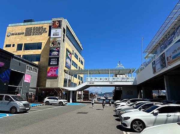 【釜山影島】全球最大沉浸式光影藝術美術館：ARTE MUSE