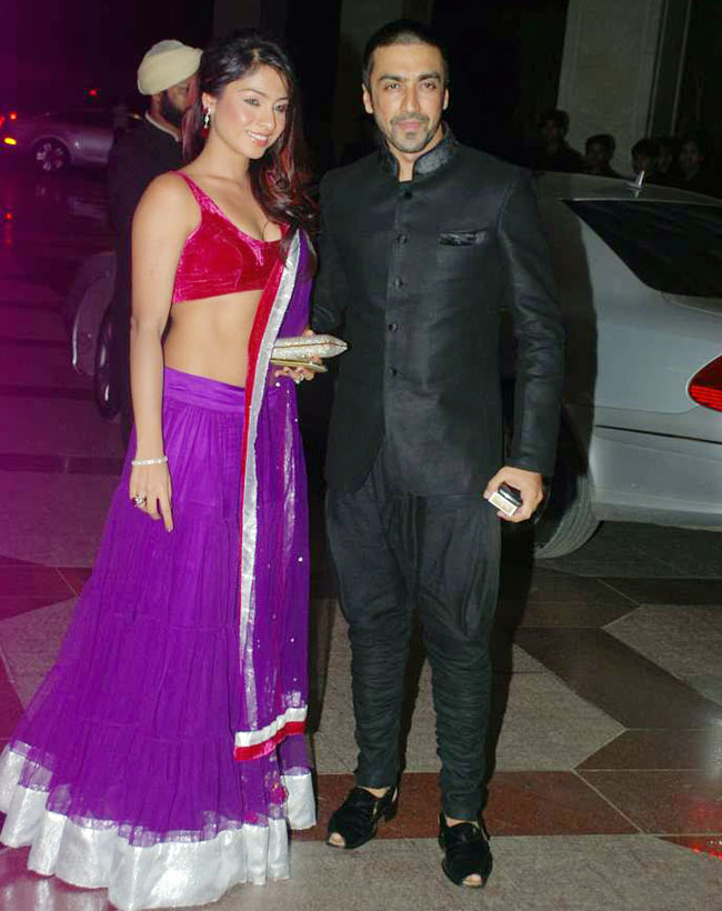 esha-deol-engagement-(7)_062612120308