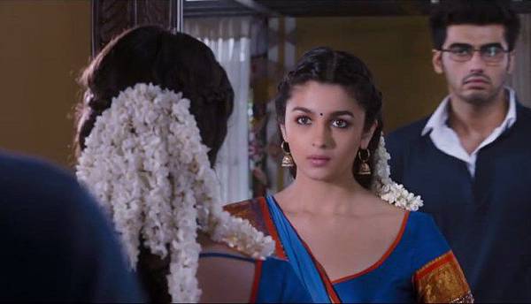 arjun-kapoor-alia-bhatt-still-from-2-states_1393574257120