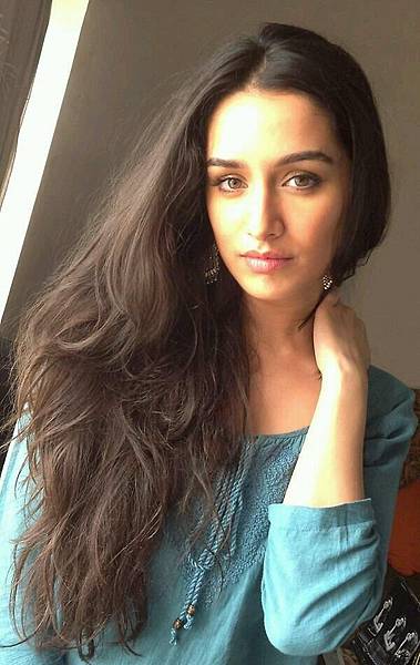 shraddha-kapoor-on-sets-of-villain_139574545410