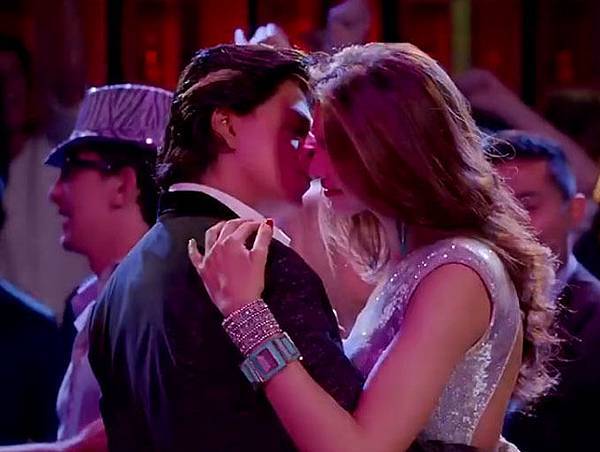 shahrukh-khan-deepika-padukone_1408023139120