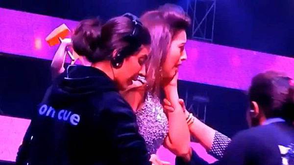 omg-bigg-boss-7-winner-gauahar-khan-got-slapped-by-a-man-1426