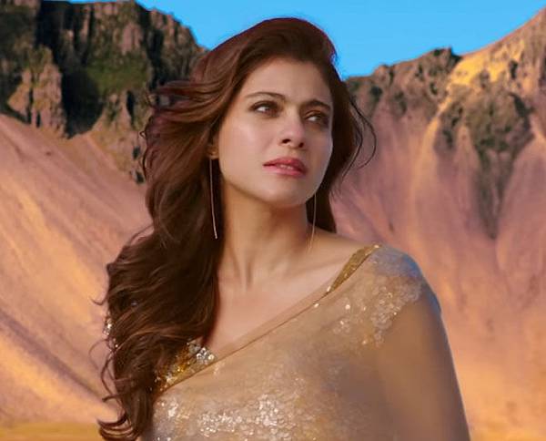 kajol-in-gerua-song-dilwale_1447905950130