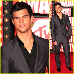 taylor-lautner-mtv-vmas.jpg