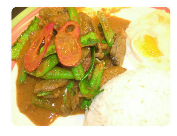 紅咖哩椰汁雞肉飯.jpg