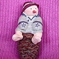 03年Hanging Omaments系列,坐松果雪人(H03255)