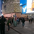 Time Square 開始要進入被廣告牆圍繞的世界
