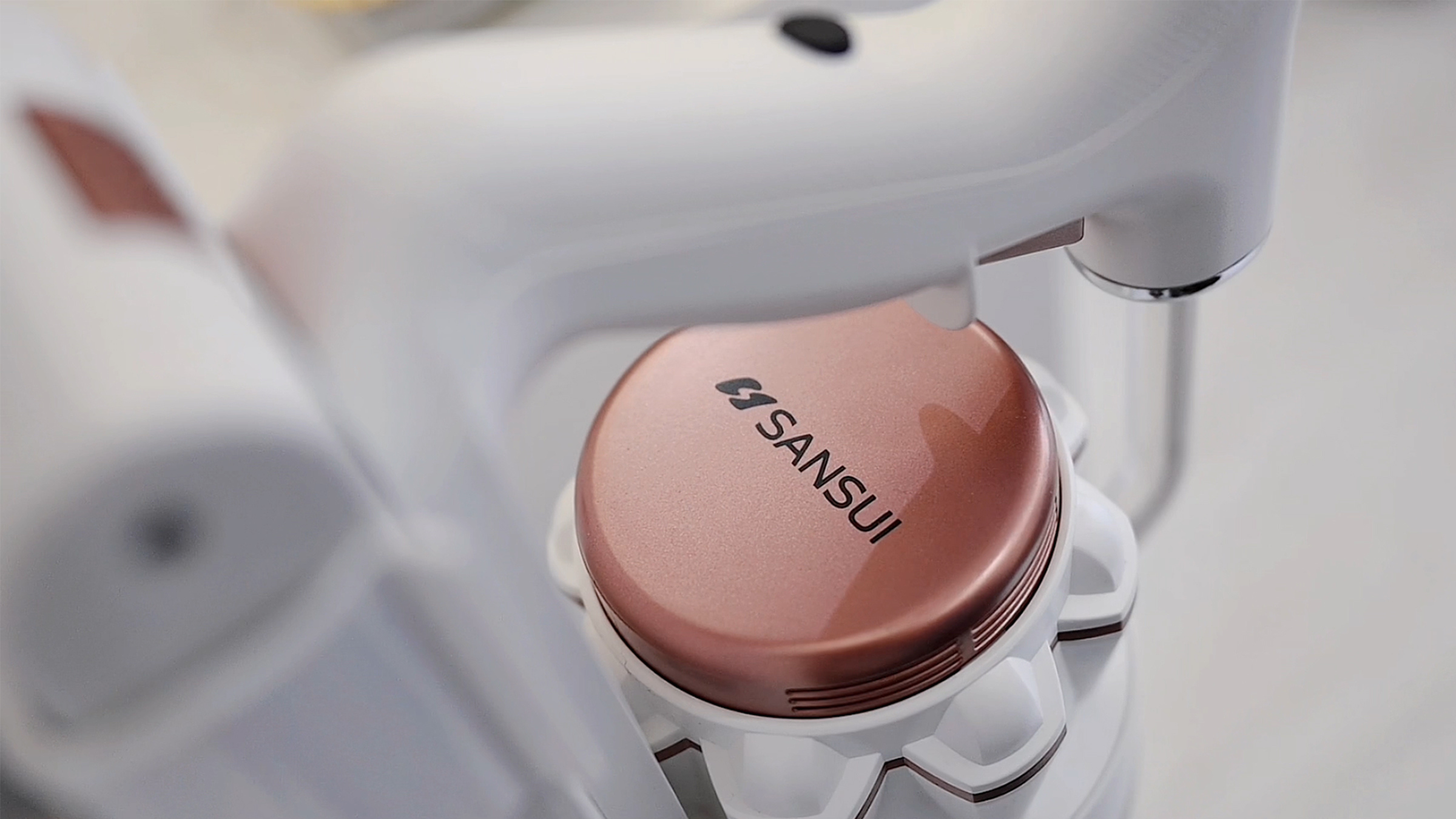 吸塵器開箱.jpg 吸塵器開箱.jpg