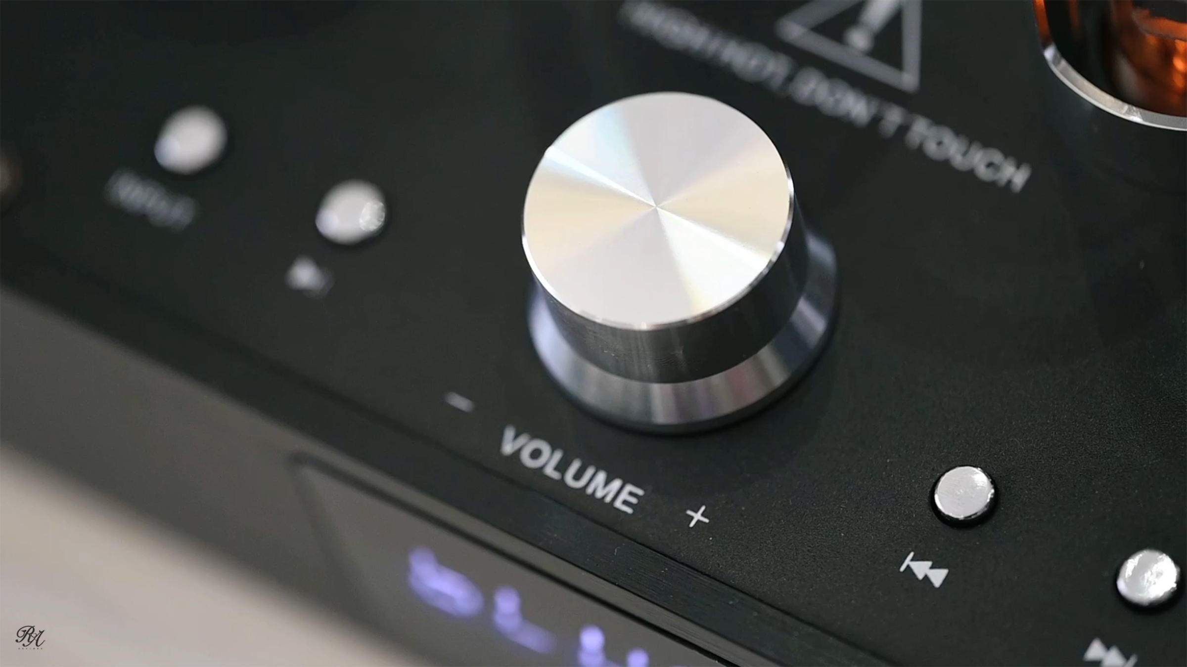 真空管音響.jpg 開箱|SANSUI山水 黑曜魂HI-FI數位真空管音響 小資也能擁有的奢華音色初體驗