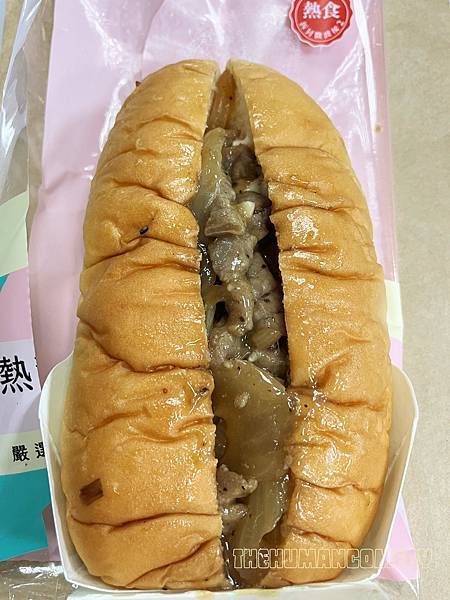 7-11｜熱戀鐵板牛柳堡，料多但整體小.jpeg