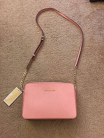 MK 方斜背包1.jpg MK 方斜背包1.jpg