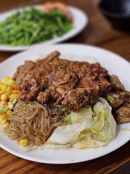 (胖樺食記)捷運龍山寺小吃「麗珠什錦麵」/路過不會失望的家常