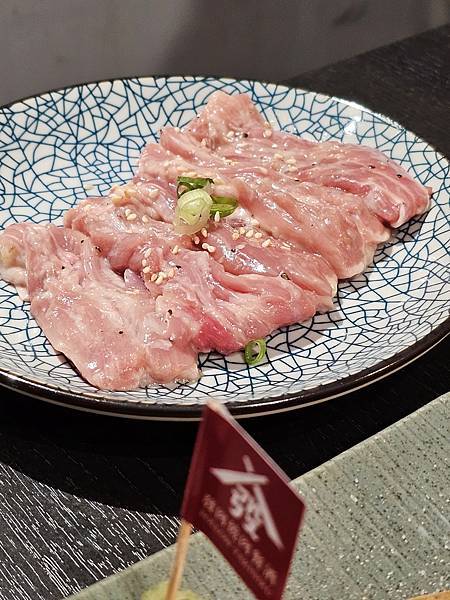 (胖樺食記)板橋府中站推薦單點燒肉「發肉燒肉餐酒」/可唱卡拉