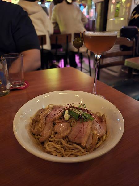 (胖樺食記) 台北中山區超推薦台式餐酒館「嗨啵嚕」/調酒好喝