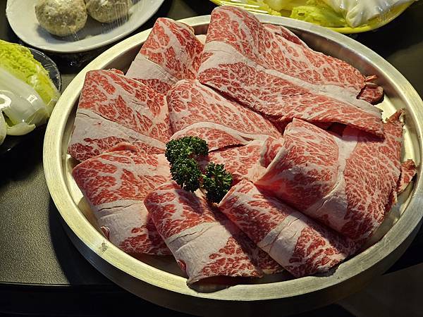 (胖樺食記)桃園中壢推薦美食「東東石頭火鍋」/不收服務費/完