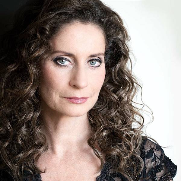 Pia Douwes2 Pia Douwes2