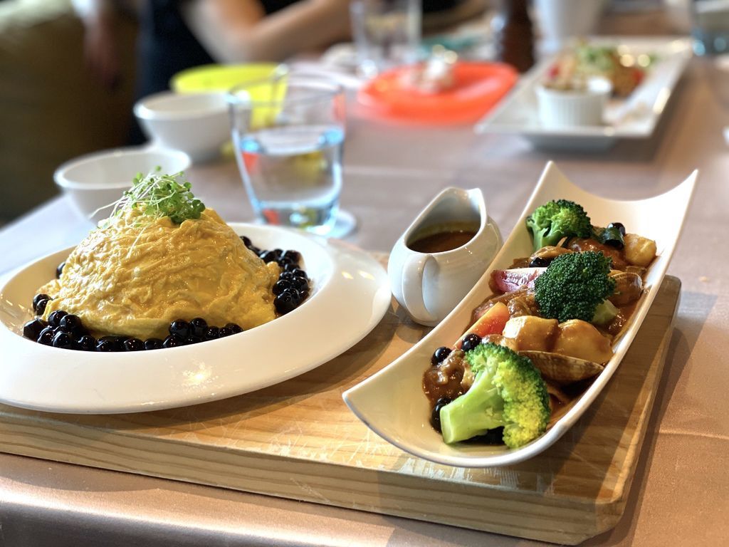 日式珍珠海景咖哩套餐，份量充足，好吃又滿足