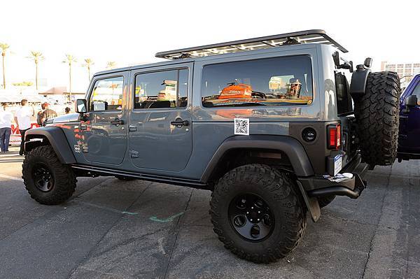 02-jeep-jk-six-pack-concept-sema (1)