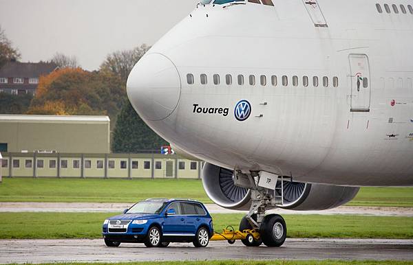 221106vw 221106vw