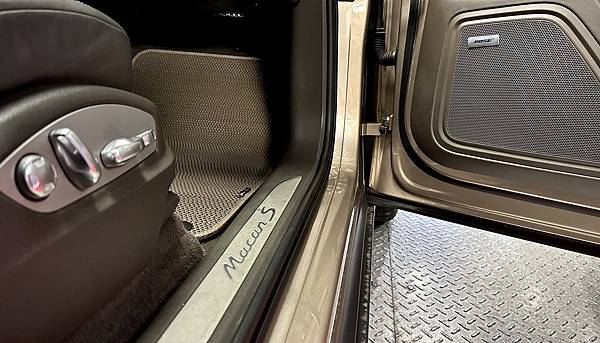 超屌 頂級帥哥來了 什麼配備都有 2014 PORCSH 超屌 頂級帥哥來了 什麼配備都有 2014 PORCSH