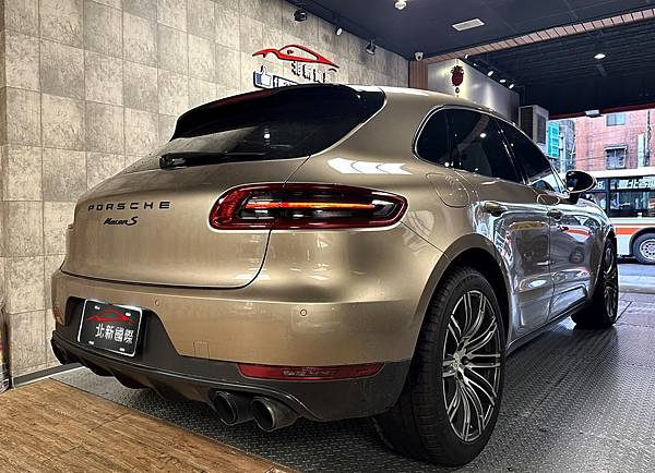 超屌 頂級帥哥來了 什麼配備都有 2014 PORCSH 超屌 頂級帥哥來了 什麼配備都有 2014 PORCSH