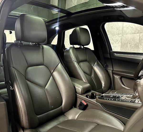 超屌 頂級帥哥來了 什麼配備都有 2014 PORCSH 超屌 頂級帥哥來了 什麼配備都有 2014 PORCSH