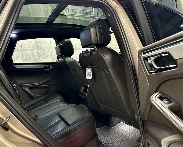 超屌 頂級帥哥來了 什麼配備都有 2014 PORCSH 超屌 頂級帥哥來了 什麼配備都有 2014 PORCSH