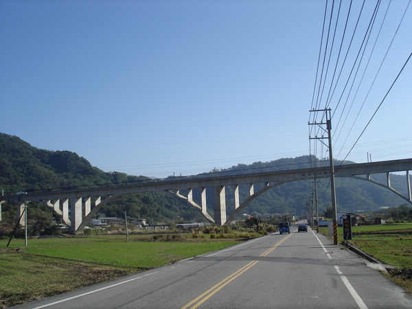 高鐵路橋from禮賢