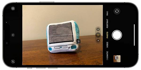 又有新災情?更新後iPhone拍照竟多「1條白線」 又有新災情?更新後iPhone拍照竟多「1條白線」