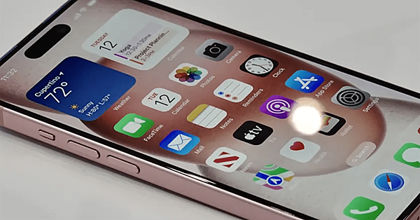 滑手機怕被偷看?蘋果iPhone「螢幕防窺」新專利曝光 防止 滑手機怕被偷看?蘋果iPhone「螢幕防窺」新專利曝光 防止