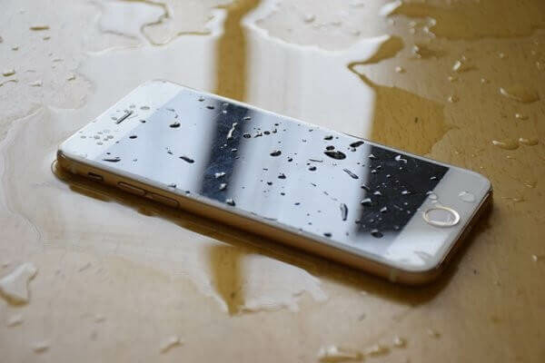 iPhone 手機泡水了！怎麼辦？