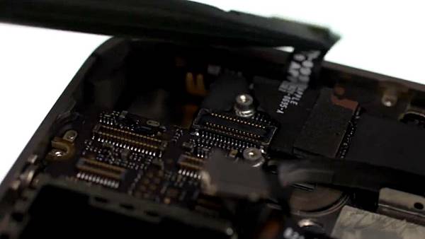 iPhone 電源鍵卡住,維修店家不會告訴你的秘密 iPhone 電源鍵卡住,維修店家不會告訴你的秘密